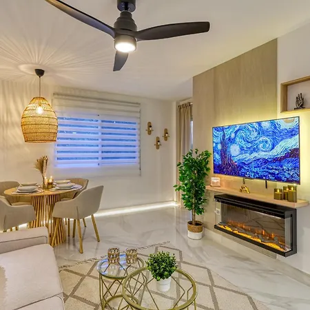 Lägenhet Colinamar Luxury Near Airport And Torremolinos