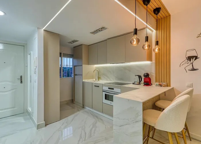 Colinamar Luxury Near Airport And